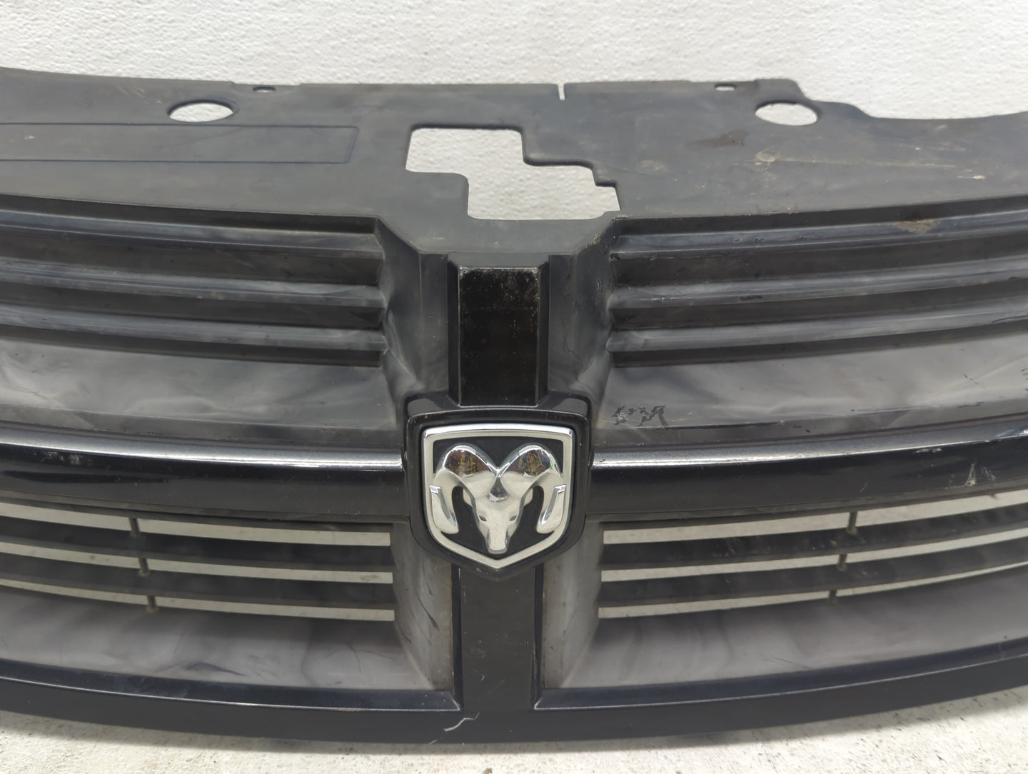 2008-2010 Dodge Avenger Front Grille Bumper Not Included - Oemusedautoparts1.com