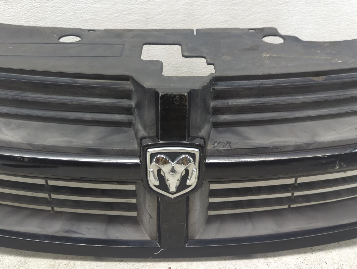 2008-2010 Dodge Avenger Front Grille Bumper Not Included - Oemusedautoparts1.com