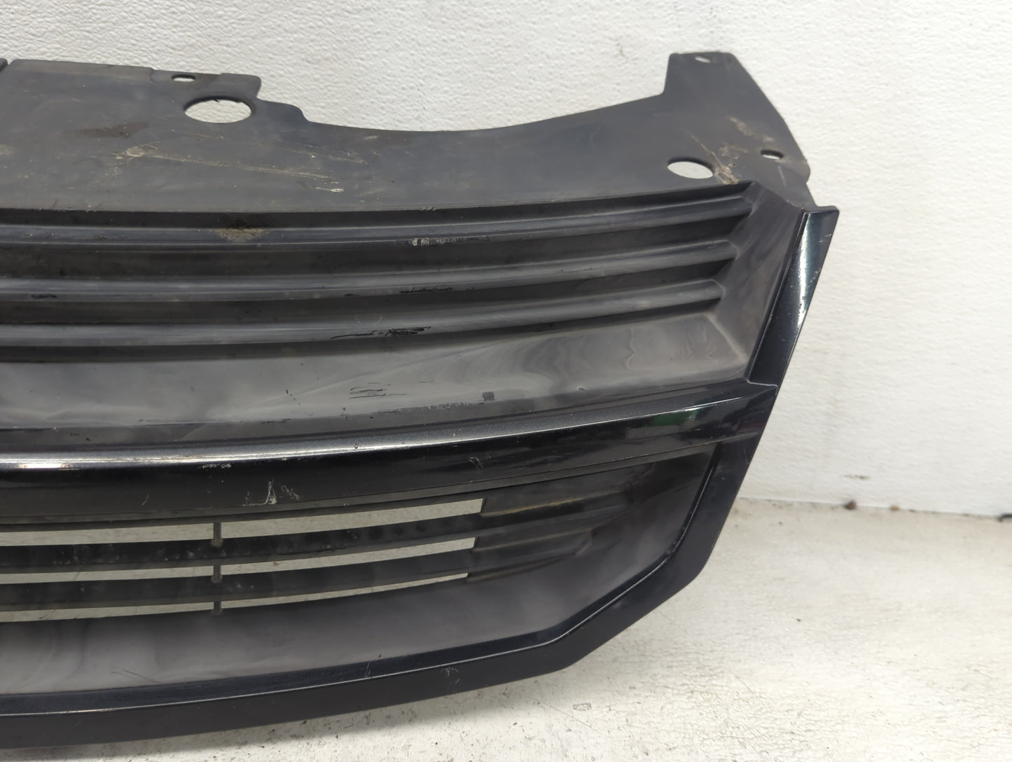 2008-2010 Dodge Avenger Front Grille Bumper Not Included - Oemusedautoparts1.com