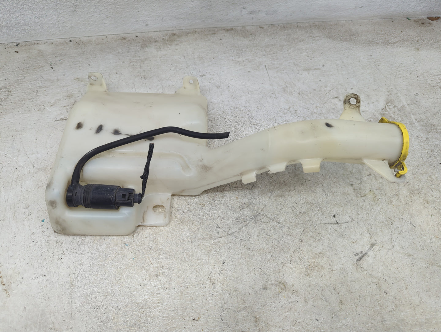 2008-2010 Dodge Avenger Windshield Washer Fluid Reservoir Bottle Oem - Oemusedautoparts1.com