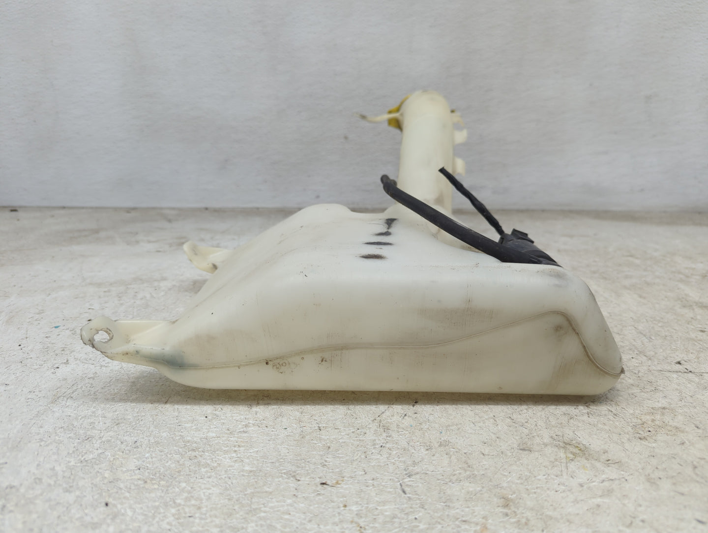 2008-2010 Dodge Avenger Windshield Washer Fluid Reservoir Bottle Oem - Oemusedautoparts1.com
