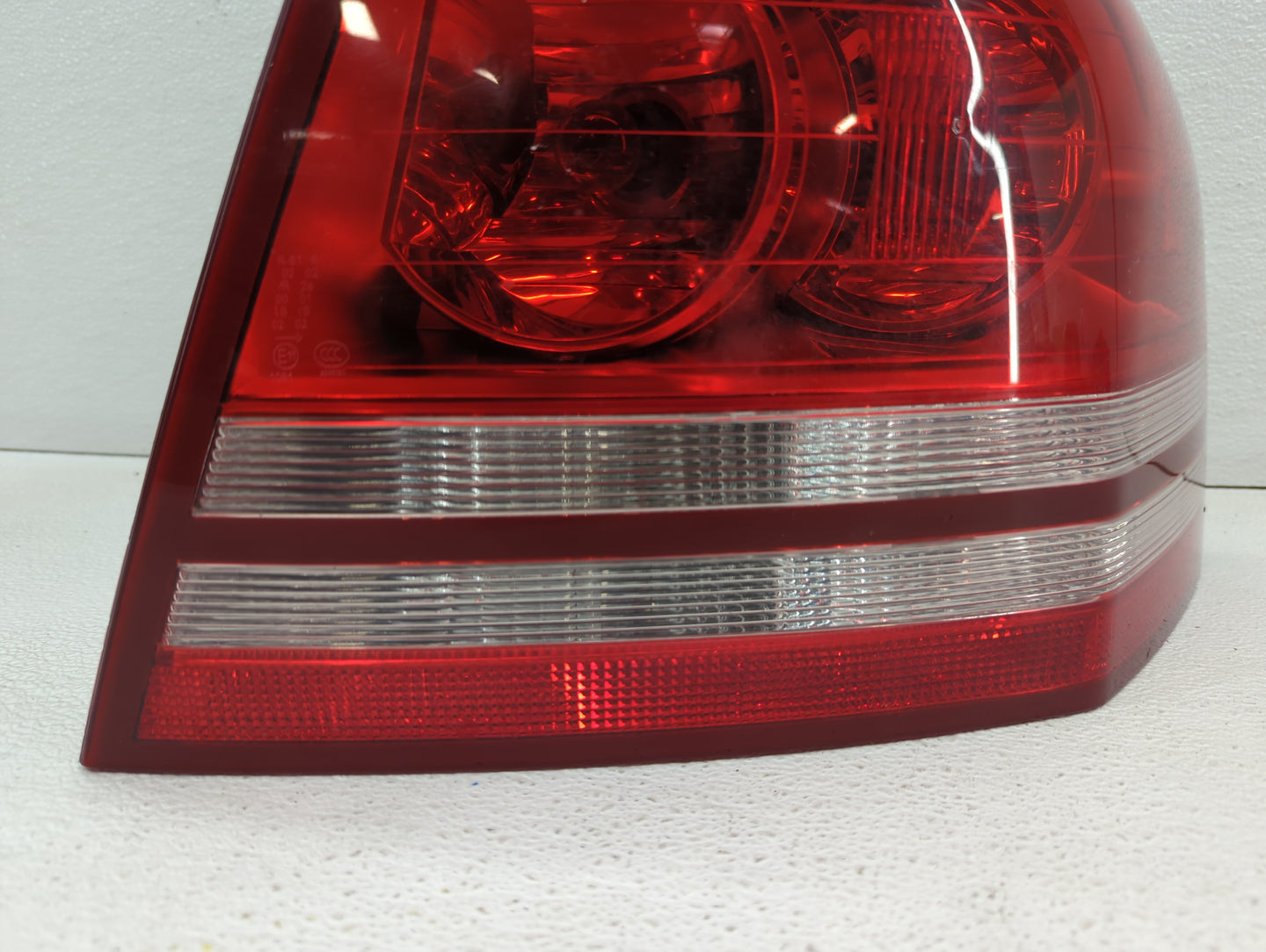 2008-2010 Dodge Avenger Tail Light Assembly Passenger Right OEM P/N:05303990AE 05303990AG Fits Fits 2008 2009 2010 OEM Used 