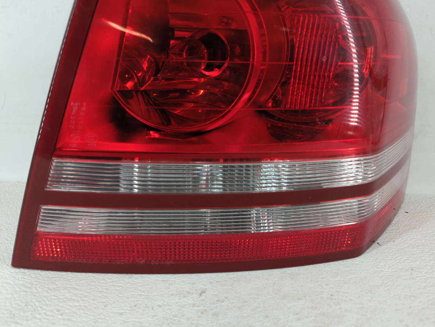 2008-2010 Dodge Avenger Tail Light Assembly Passenger Right OEM P/N:05303990AE 05303990AG Fits Fits 2008 2009 2010 OEM Used 