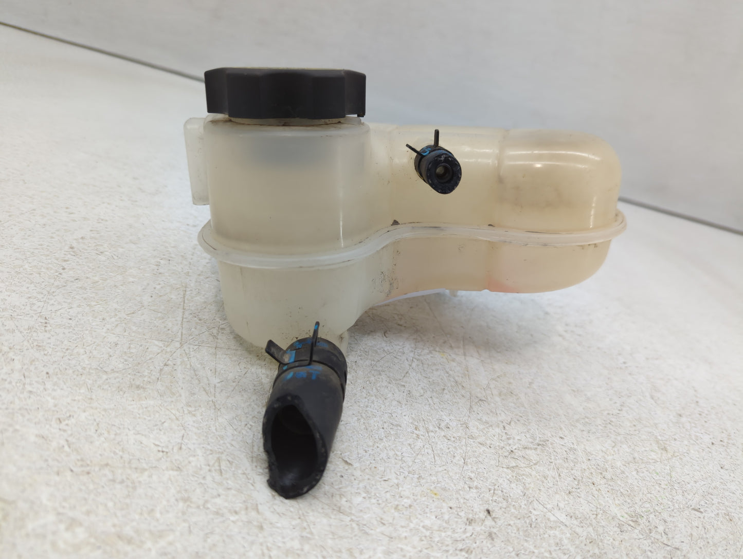 2008-2010 Dodge Avenger Windshield Washer Fluid Reservoir Bottle Oem - Oemusedautoparts1.com
