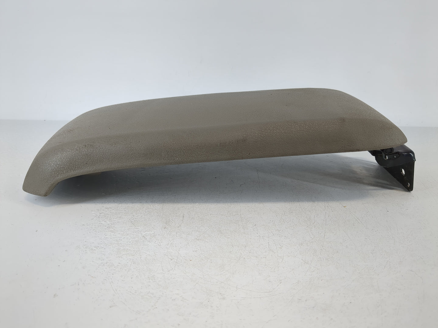 2010-2012 Dodge Caliber Center Console Armrest Cover Lid Fits Fits 2010 2011 2012 OEM Used Auto Parts - Oemusedautoparts1.co