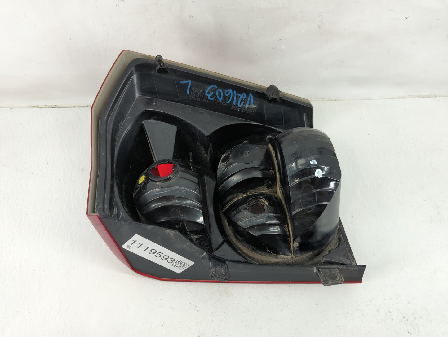 2008-2012 Dodge Caliber Tail Light Assembly Driver Left OEM P/N:05303753 05160361 Fits Fits 2008 2009 2010 2011 2012 OEM Use