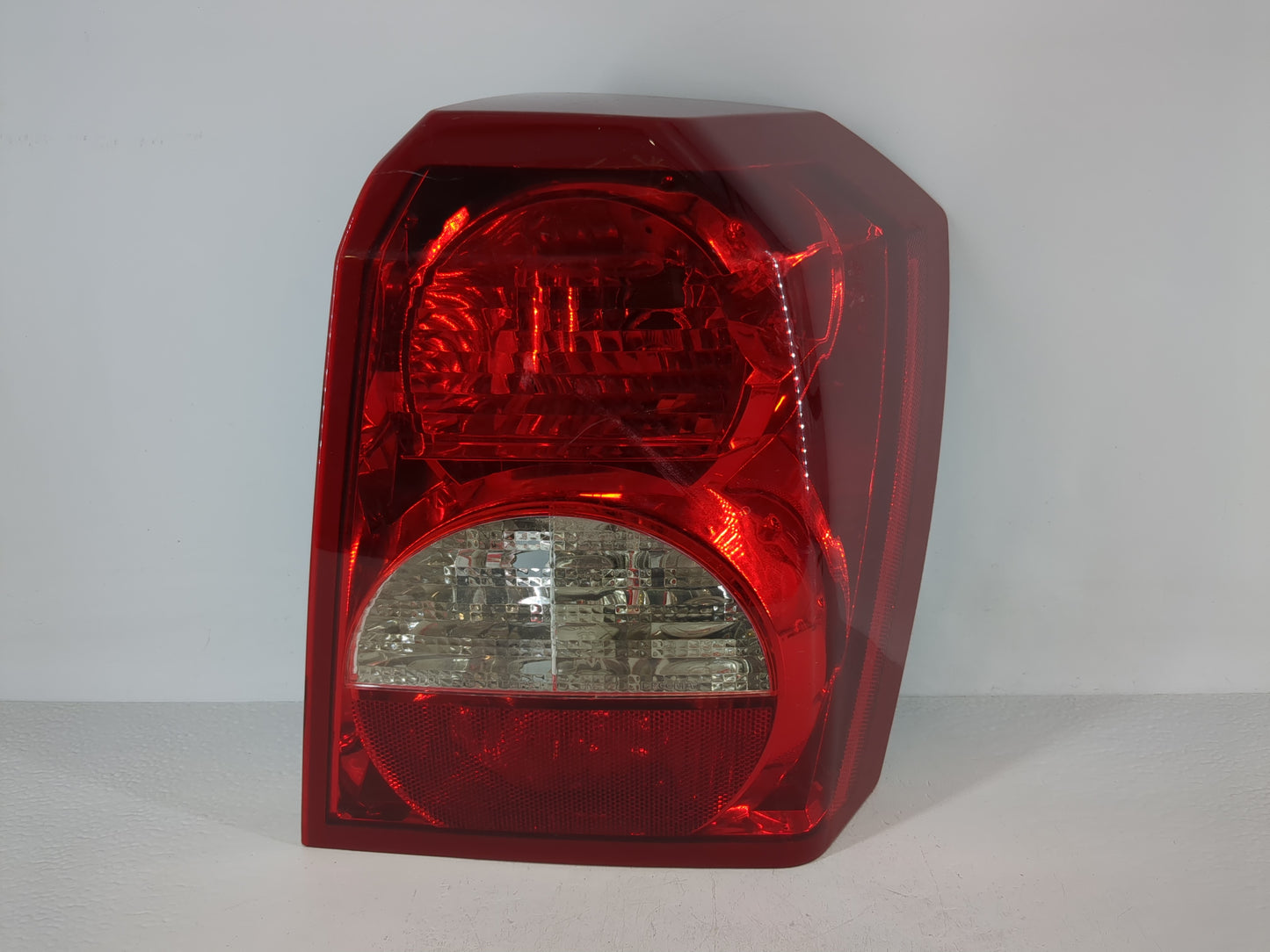 2008-2012 Dodge Caliber Tail Light Assembly Passenger Right OEM P/N:05303880 05303752 Fits Fits 2008 2009 2010 2011 2012 OEM