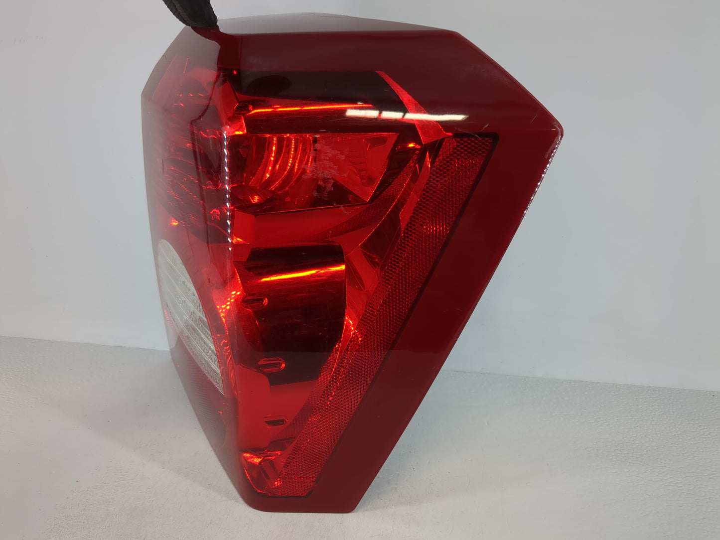 2008-2012 Dodge Caliber Tail Light Assembly Passenger Right OEM P/N:05303880 05303752 Fits Fits 2008 2009 2010 2011 2012 OEM