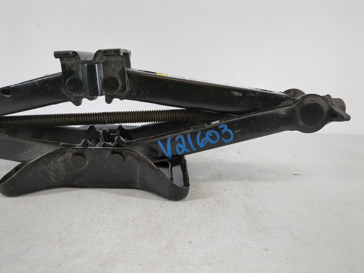 2010 Dodge Caliber Spare Scissor Car Jack - Oemusedautoparts1.com