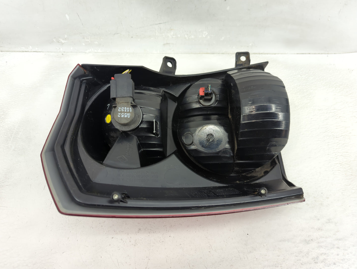 2008-2012 Dodge Caliber Tail Light Assembly Passenger Right OEM P/N:05160360AA Fits Fits 2008 2009 2010 2011 2012 OEM Used A