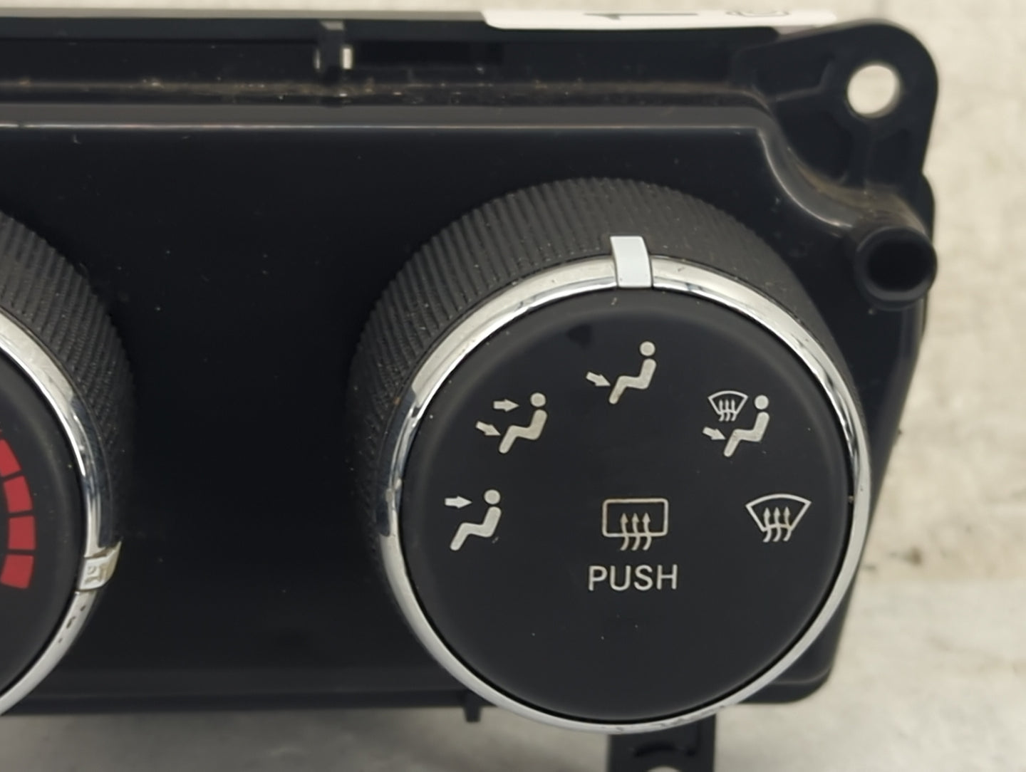 2010 Dodge Caliber Climate Control Module Temperature AC/Heater Replacement P/N:P55111132AD Fits OEM Used Auto Parts - Oemus