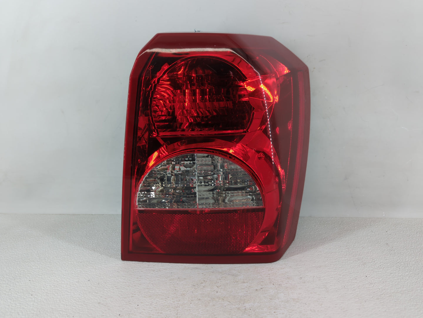 2008-2012 Dodge Caliber Tail Light Assembly Passenger Right OEM P/N:05303752AH 05303880AH Fits Fits 2008 2009 2010 2011 2012