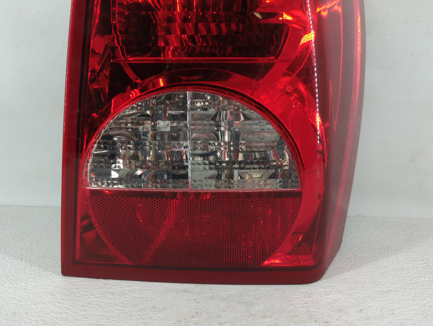 2008-2012 Dodge Caliber Tail Light Assembly Passenger Right OEM P/N:05303752AH 05303880AH Fits Fits 2008 2009 2010 2011 2012