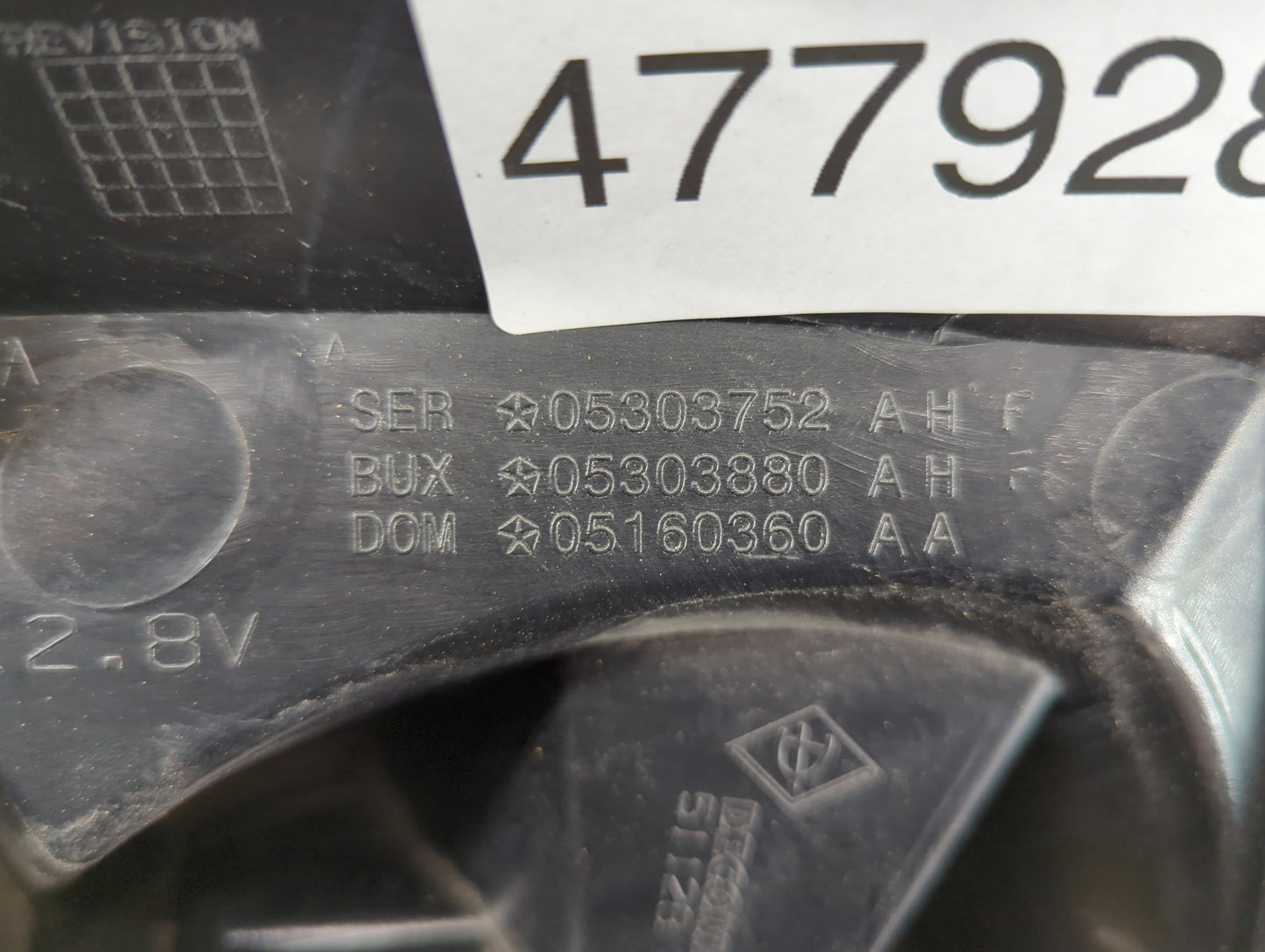 2008-2012 Dodge Caliber Tail Light Assembly Passenger Right OEM P/N:05303752AH 05303880AH Fits Fits 2008 2009 2010 2011 2012