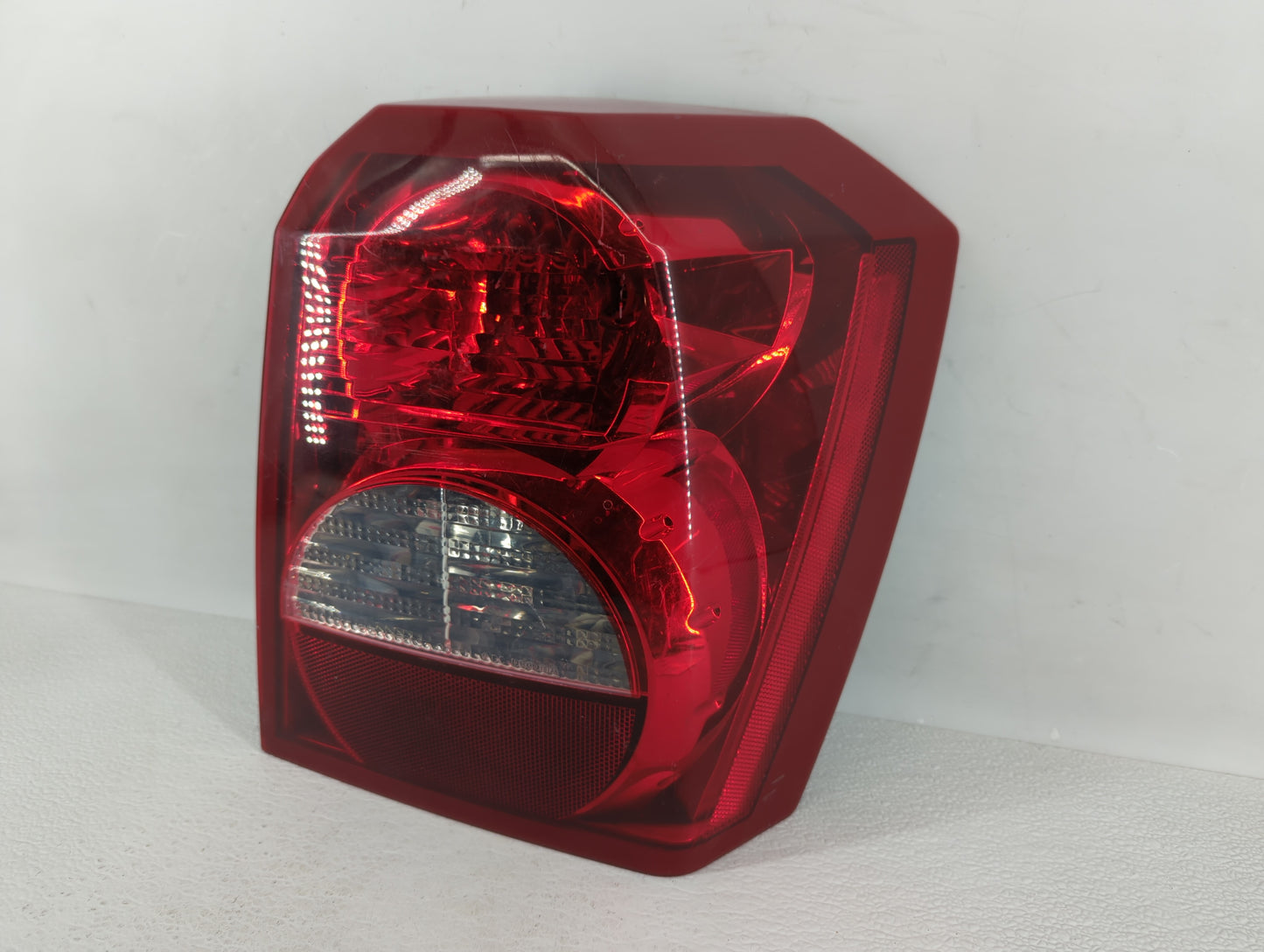 2008-2012 Dodge Caliber Tail Light Assembly Passenger Right OEM P/N:05303752AH 05303880AH Fits Fits 2008 2009 2010 2011 2012