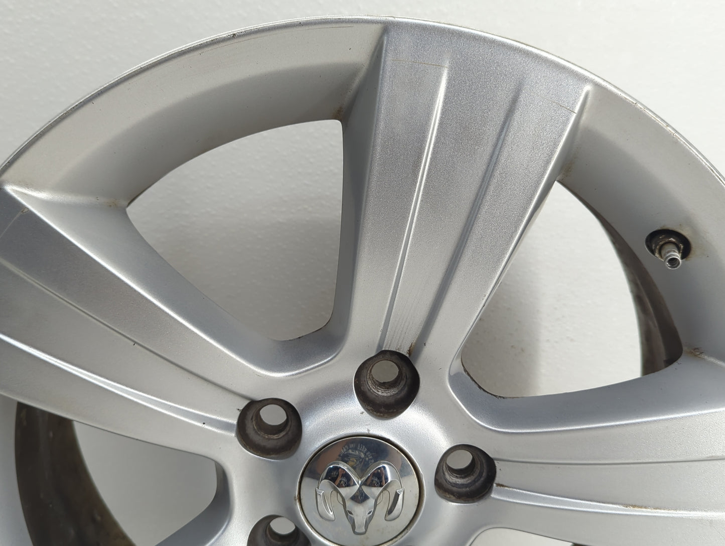 2010-2012 Dodge Caliber Oem Wheel Rim - Oemusedautoparts1.com