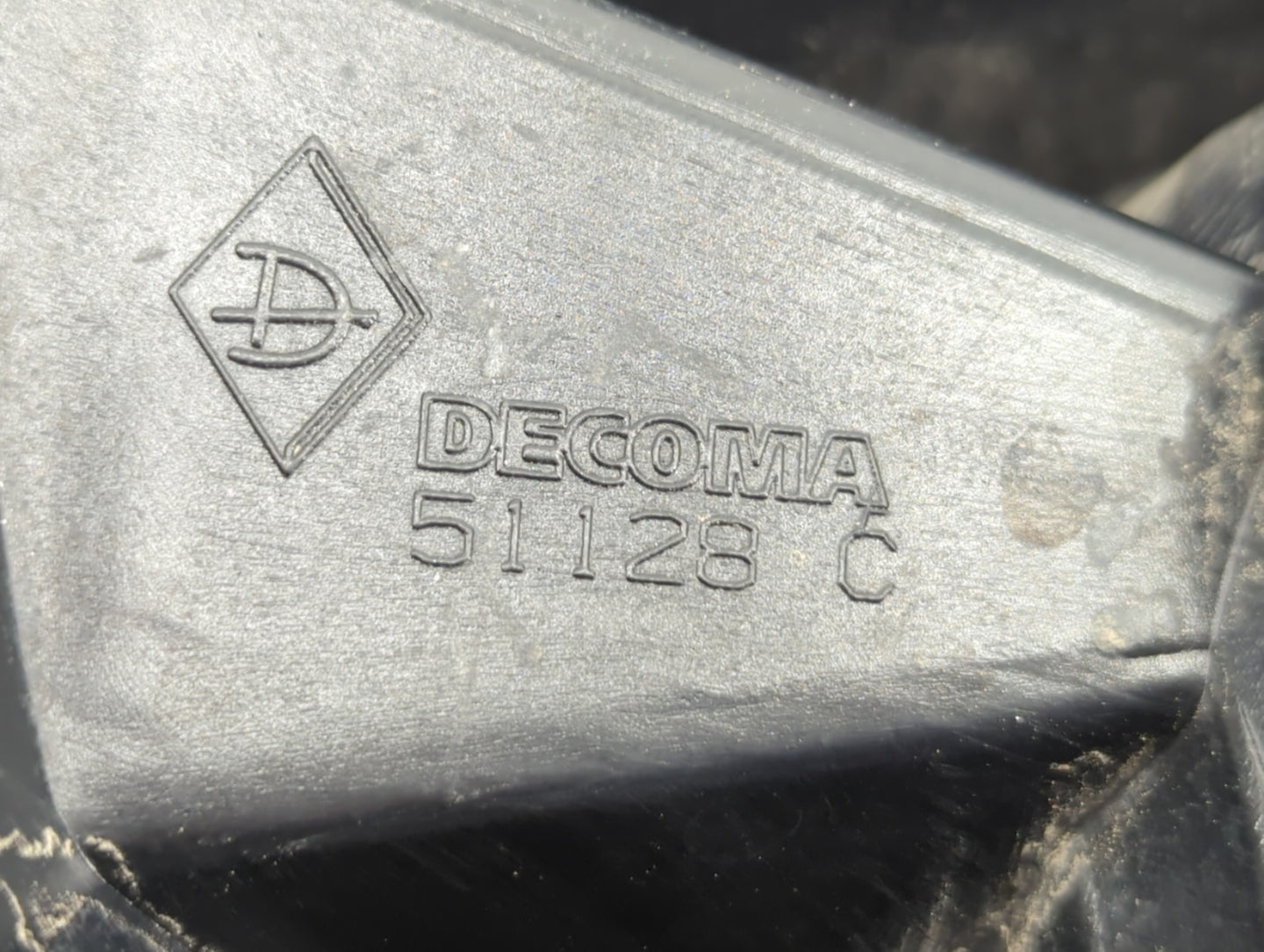 2010 Dodge Caliber Tail Light Assembly Passenger Right OEM P/N:05303880AH 05160360AA, 05303752AH Fits Fits 2008 2009 2011 20