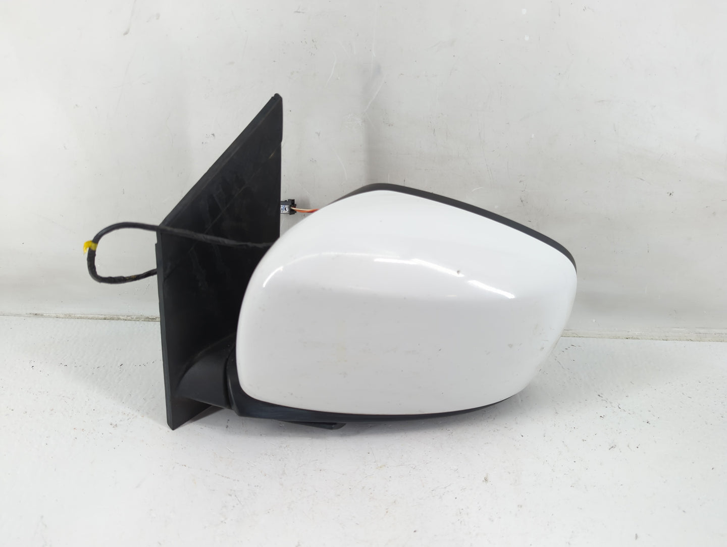 2010 Dodge Caravan Driver Side View Mirror - Left Door Mirror OEM Used - Oemusedautoparts1.com