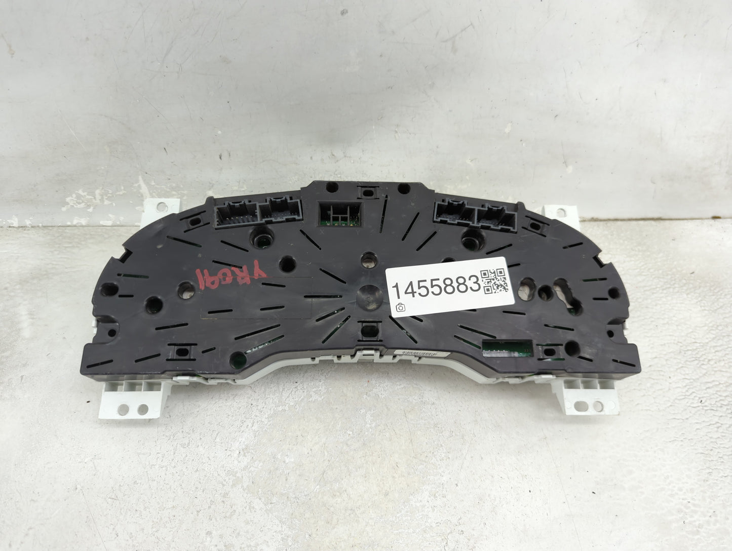 2010 Dodge Caravan Instrument Cluster Speedometer Gauges P/N:P05172800AE Miles: Fits OEM Used Auto Parts - Oemusedautoparts1