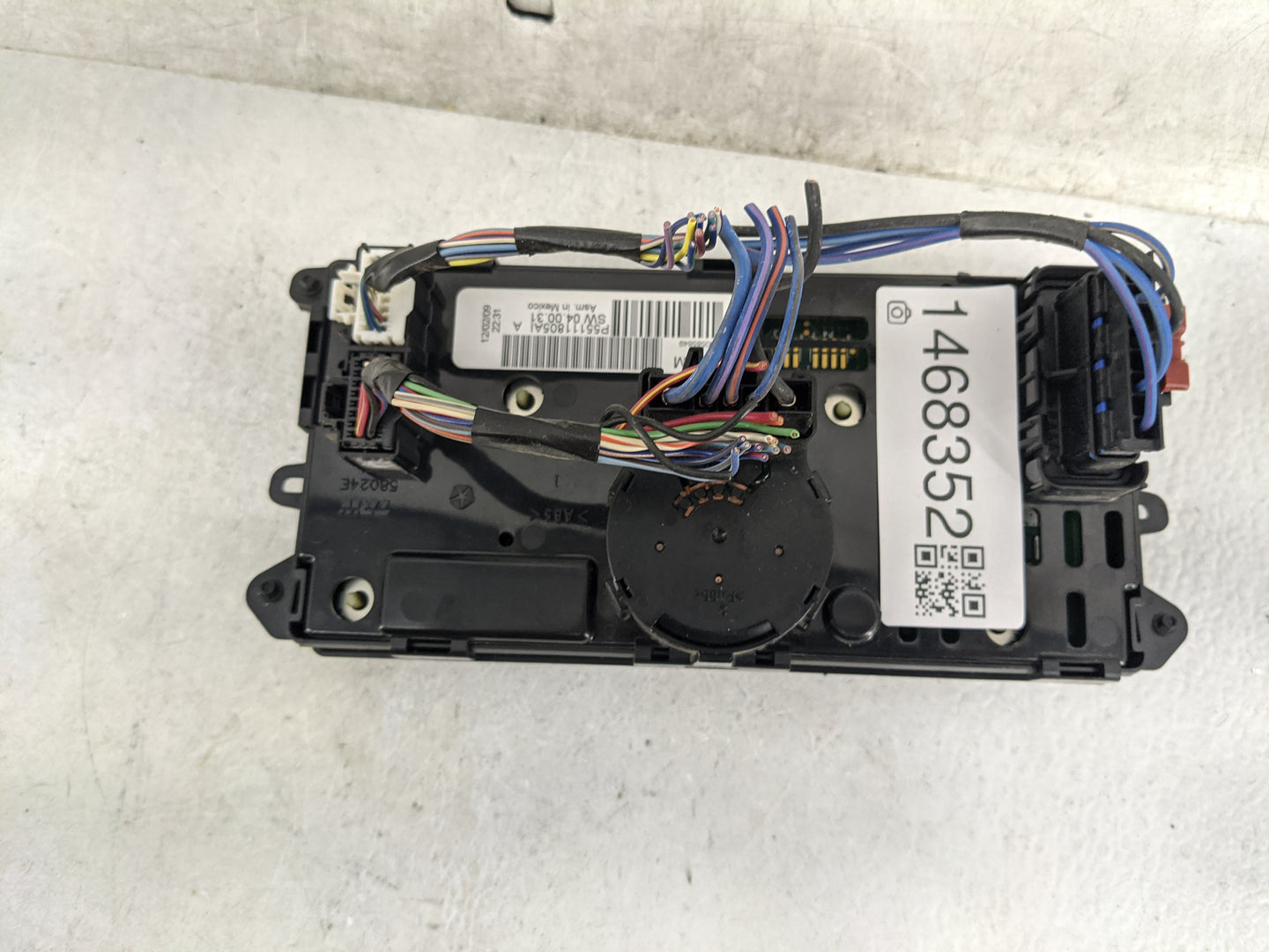 2010 Dodge Caravan Climate Control Module Temperature AC/Heater Replacement P/N:P55111805AI Fits Fits 2008 2009 OEM Used Aut
