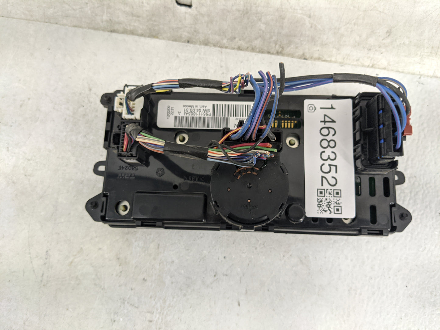2010 Dodge Caravan Climate Control Module Temperature AC/Heater Replacement P/N:P55111805AI Fits Fits 2008 2009 OEM Used Aut
