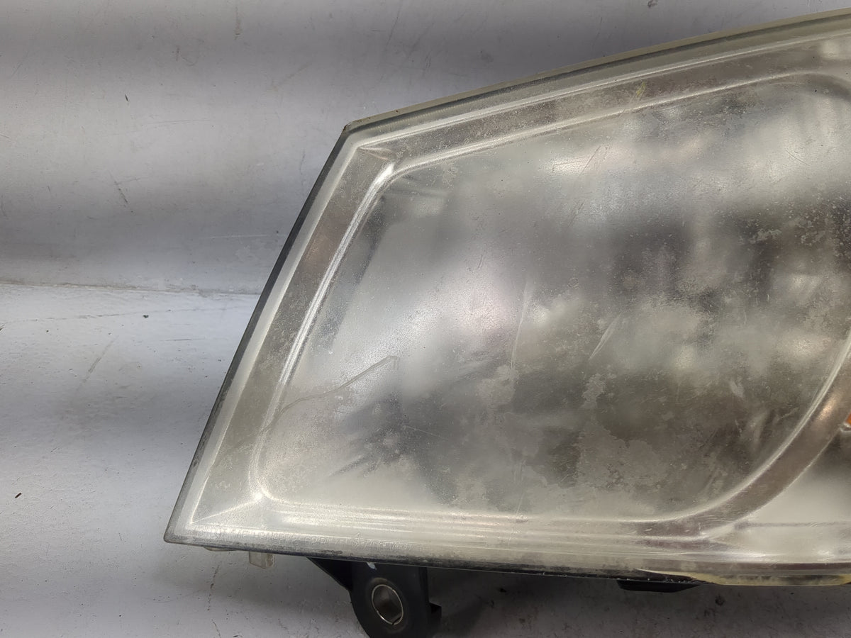 Dodge Caravan Driver Left Oem Head Light Headlight Lamp 1499583 - Oemusedautoparts1.com
