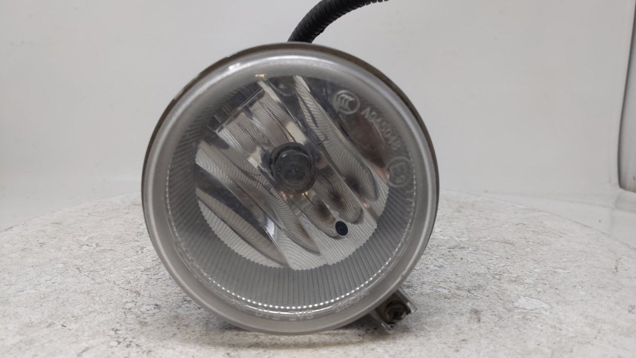 2010-2010 Dodge Caravan Driver Left Oem Fog Light Lamp  R8s41b02 - Oemusedautoparts1.com