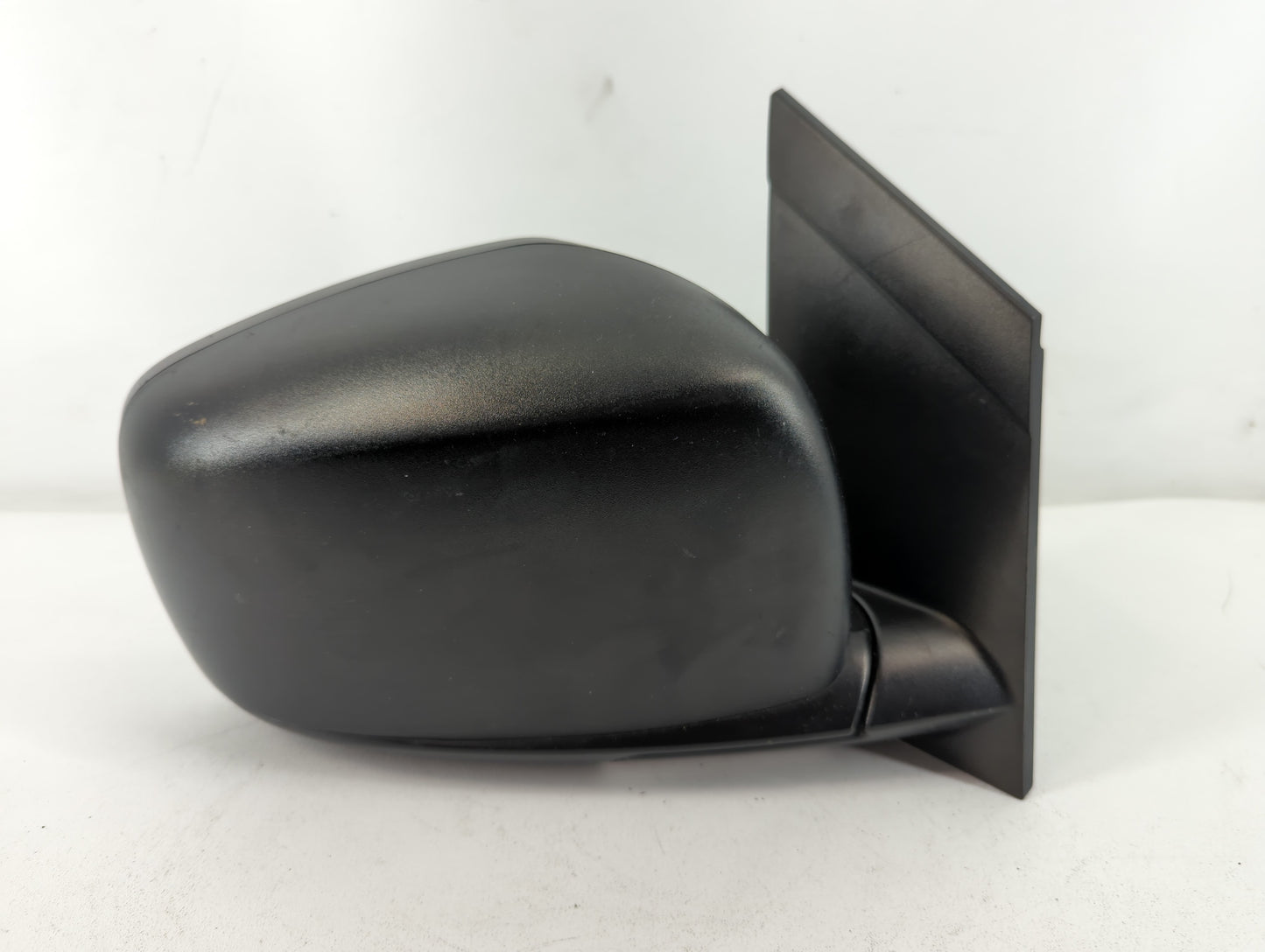 2010 Dodge Caravan Passenger Side View Mirror - Right Door Mirror OEM Used - Oemusedautoparts1.com
