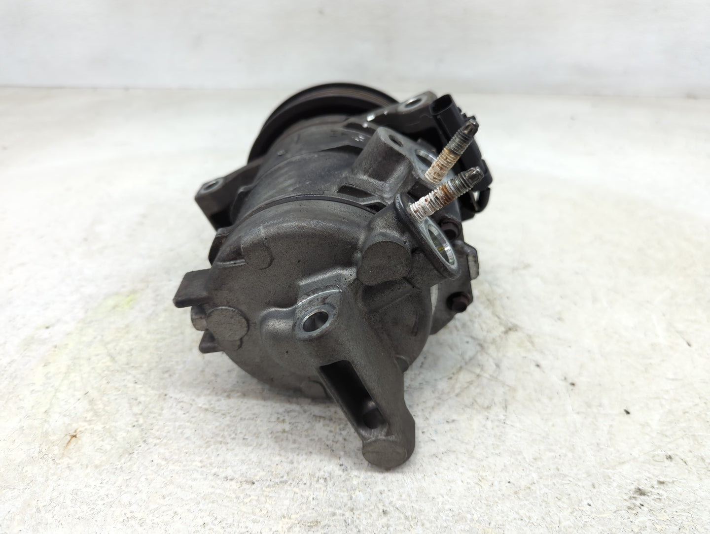 2009-2010 Dodge Challenger Air Conditioning A/c Ac Compressor Oem - Oemusedautoparts1.com