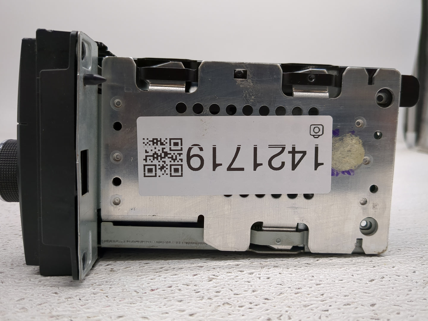 2010 Dodge Challenger Radio AM FM Cd Player Receiver Replacement P/N:05091115AC Fits OEM Used Auto Parts - Oemusedautoparts1