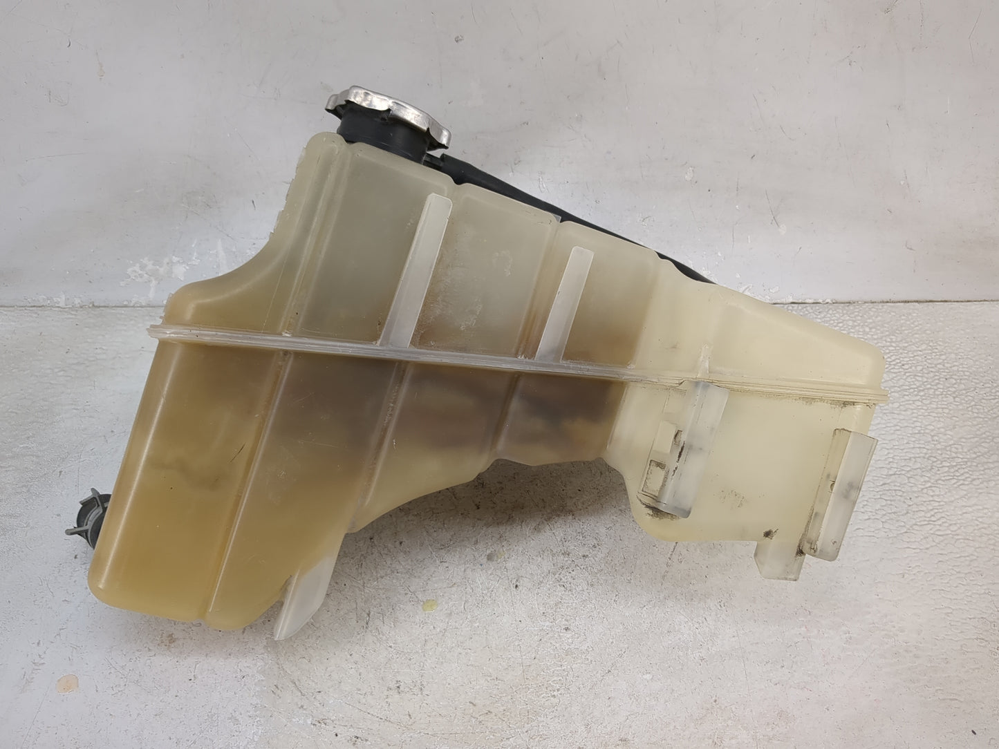 2008 Dodge Challenger Radiator Coolant Overflow Expansion Tank Bottle - Oemusedautoparts1.com