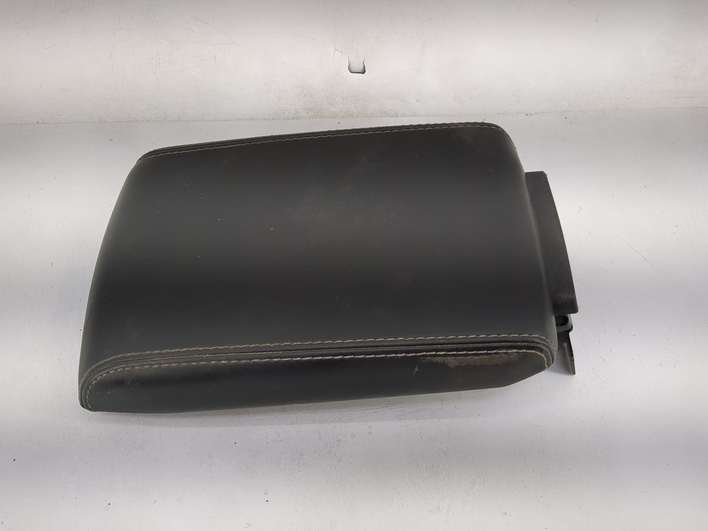 2010 Dodge Challenger Center Console Armrest Cover Lid Fits OEM Used Auto Parts - Oemusedautoparts1.com