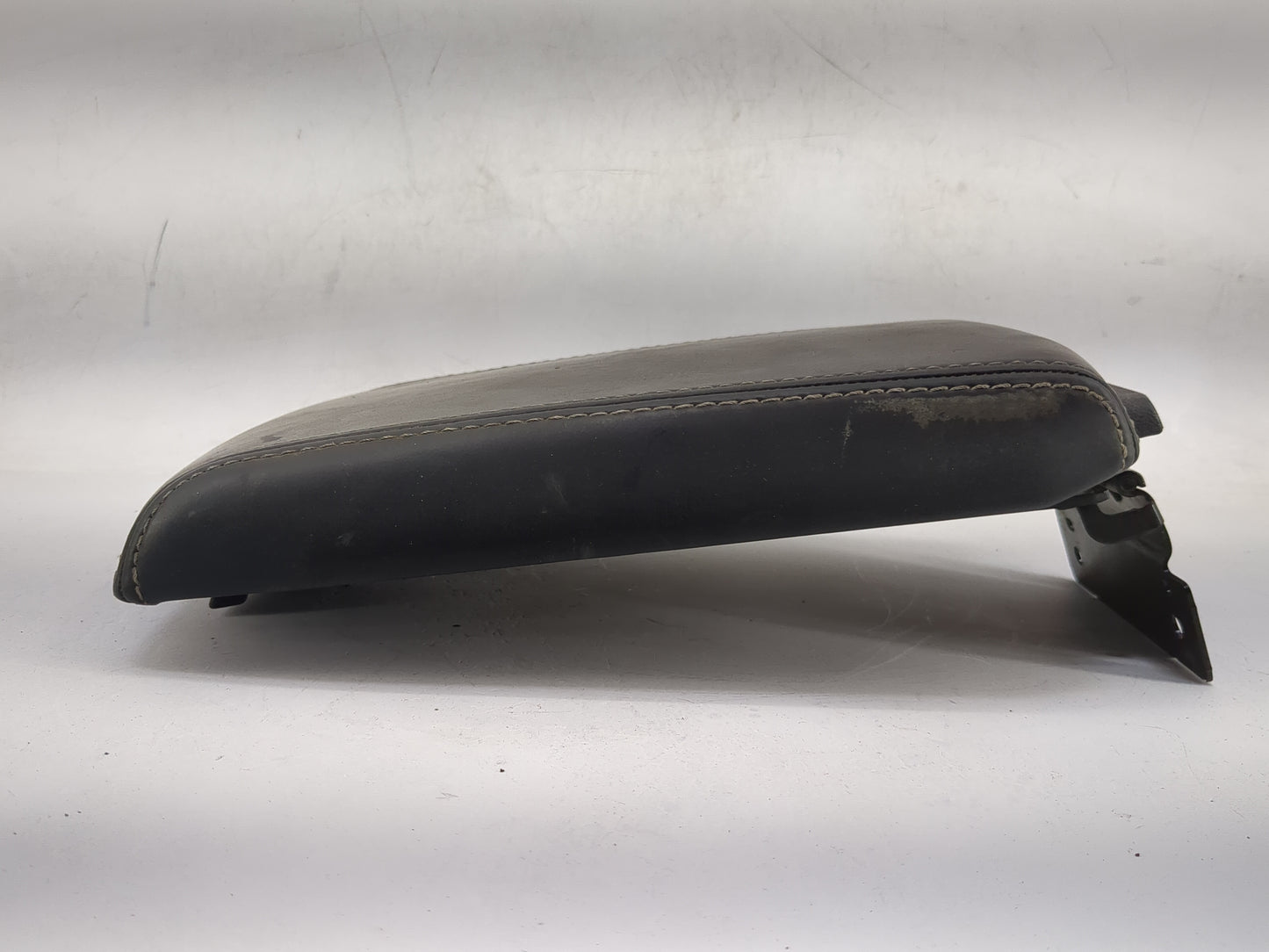 2010 Dodge Challenger Center Console Armrest Cover Lid Fits OEM Used Auto Parts - Oemusedautoparts1.com