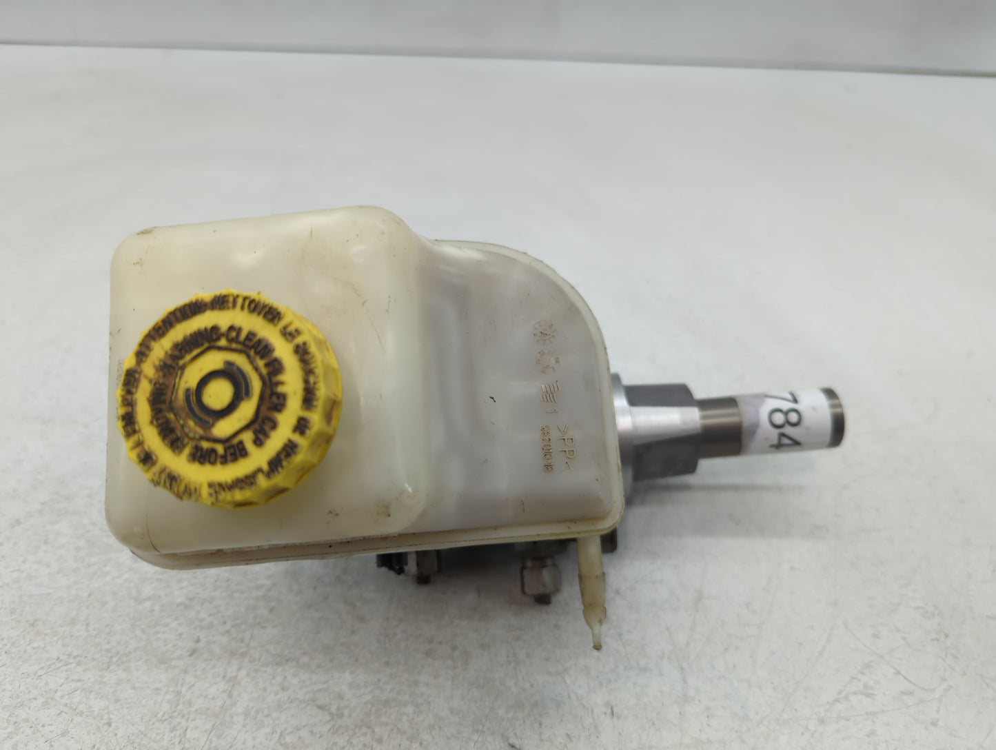 2009-2010 Dodge Challenger Brake Master Cylinder - Oemusedautoparts1.com