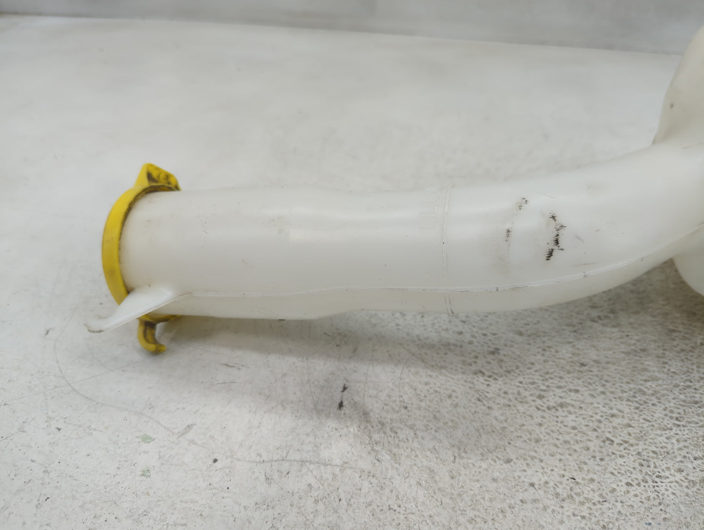 2008-2010 Dodge Challenger Windshield Washer Fluid Reservoir Bottle Oem - Oemusedautoparts1.com