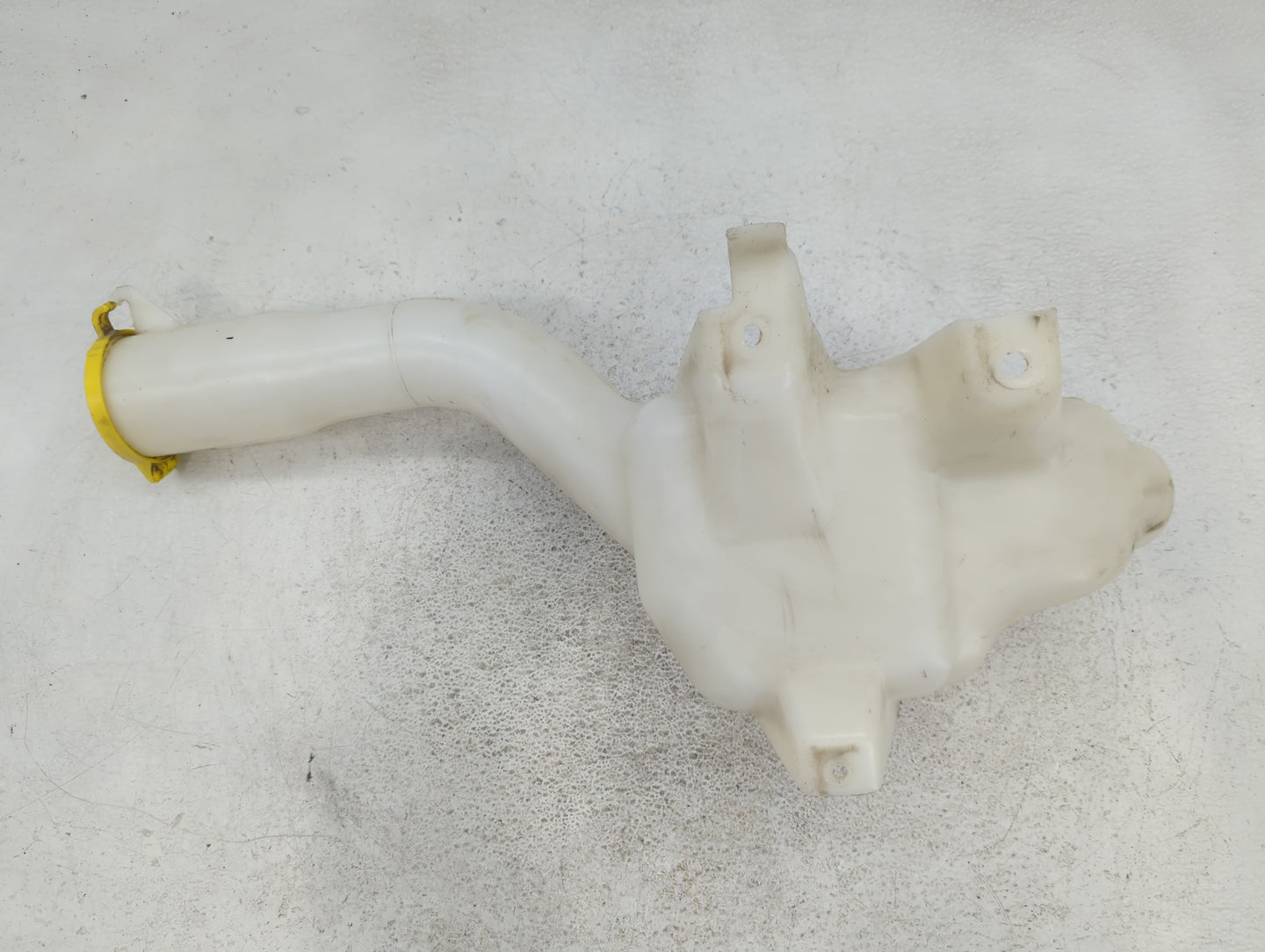 2008-2010 Dodge Challenger Windshield Washer Fluid Reservoir Bottle Oem - Oemusedautoparts1.com
