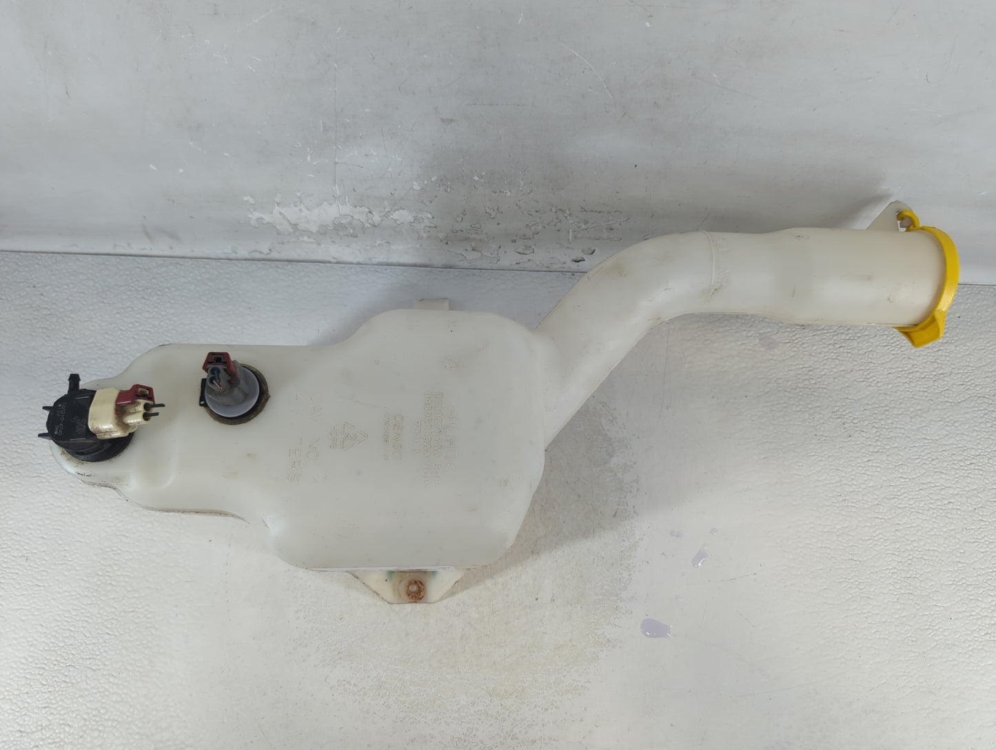 2006-2010 Dodge Charger Windshield Washer Fluid Reservoir Bottle Oem - Oemusedautoparts1.com
