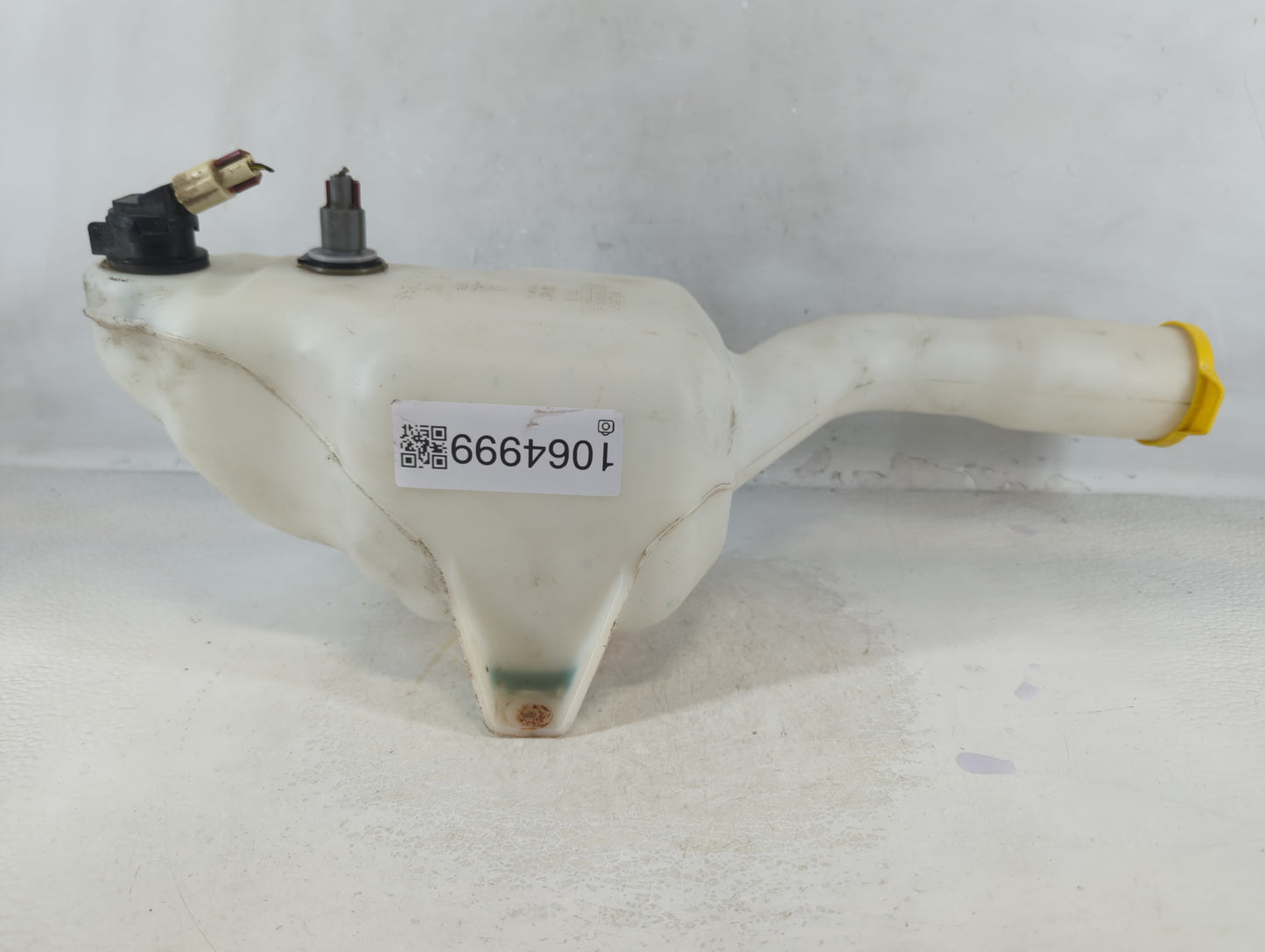 2006-2010 Dodge Charger Windshield Washer Fluid Reservoir Bottle Oem - Oemusedautoparts1.com