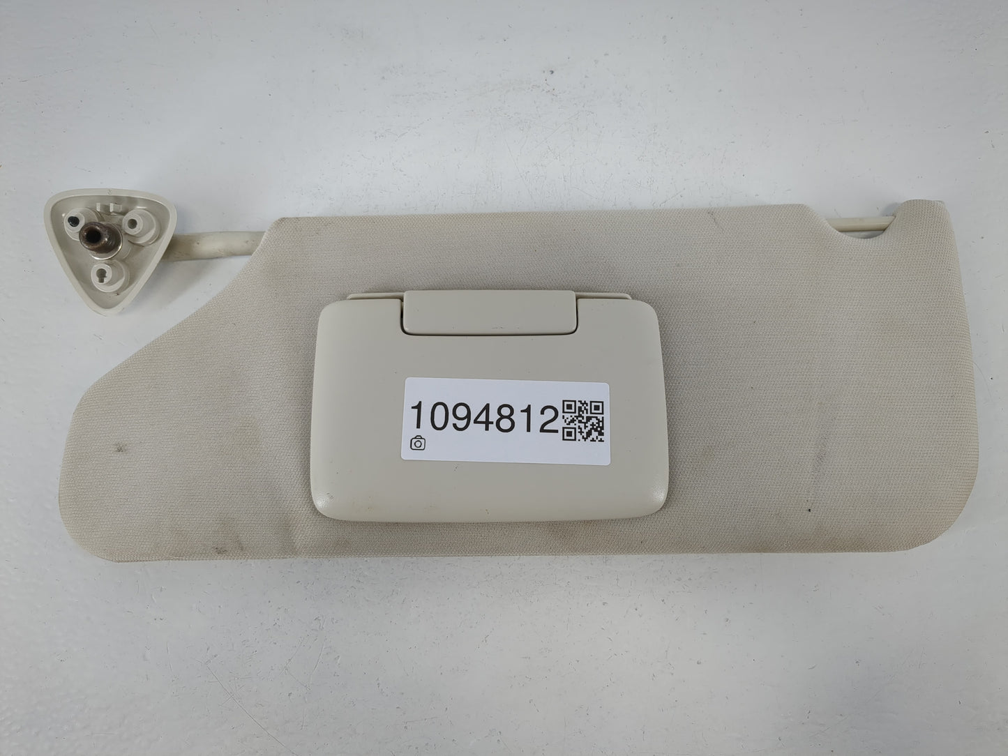 2008-2010 Dodge Charger Sun Visor Shade Replacement Passenger Right Mirror Fits Fits 2008 2009 2010 OEM Used Auto Parts - Oe