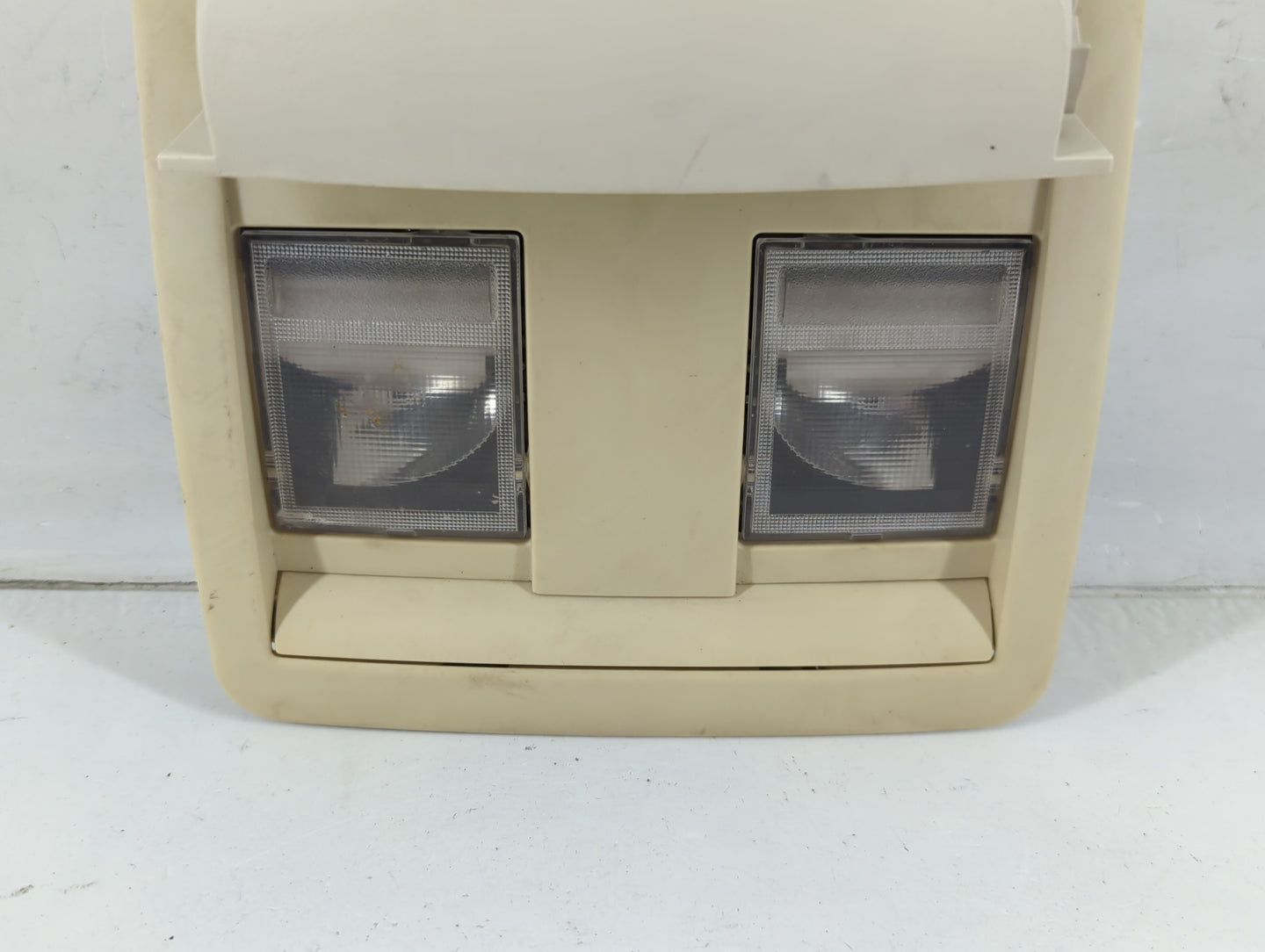 2008-2010 Dodge Charger Overhead Roof Console 1118551 - Oemusedautoparts1.com