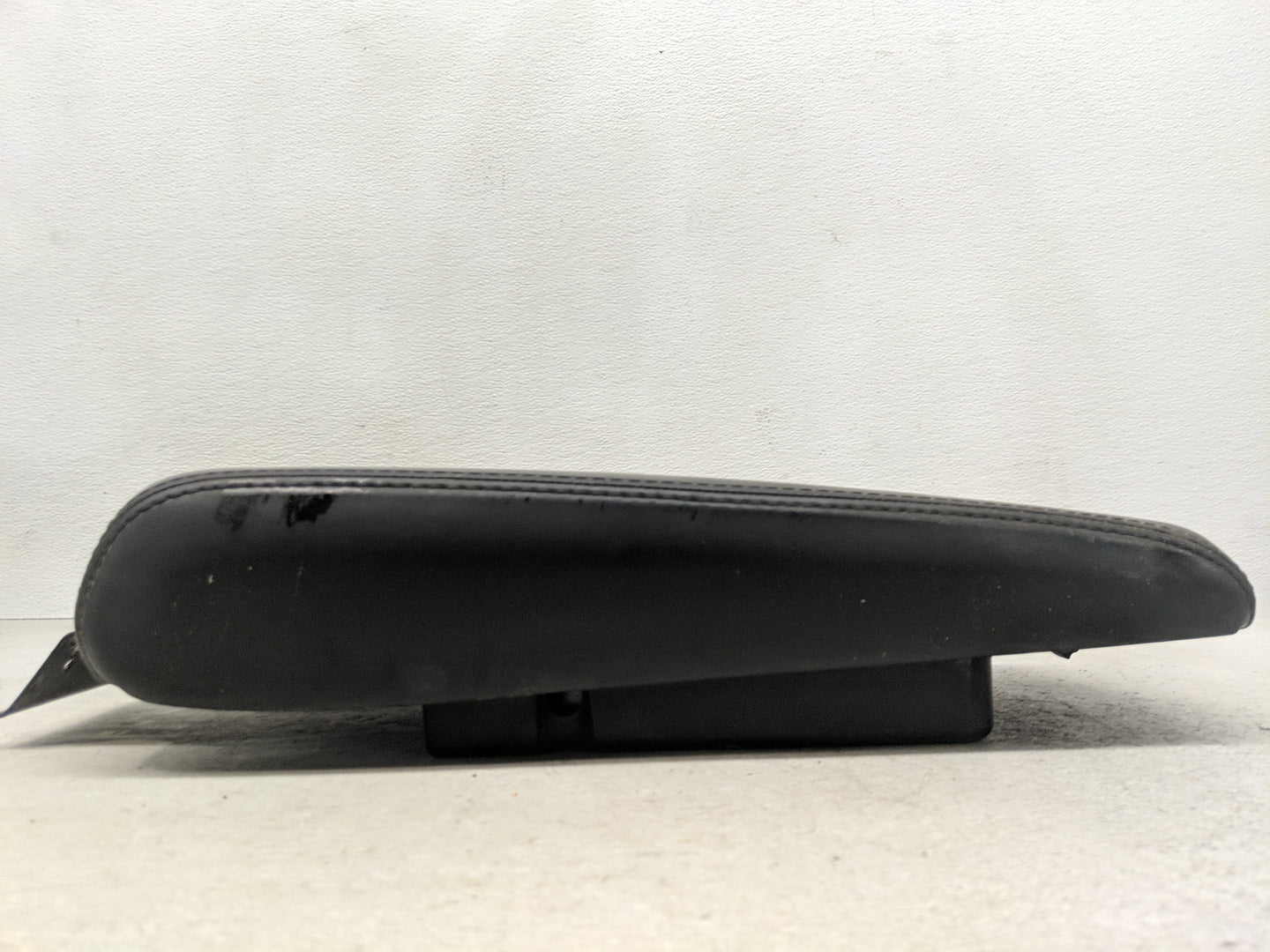 2010 Dodge Charger Center Console Armrest Cover Lid Fits OEM Used Auto Parts - Oemusedautoparts1.com