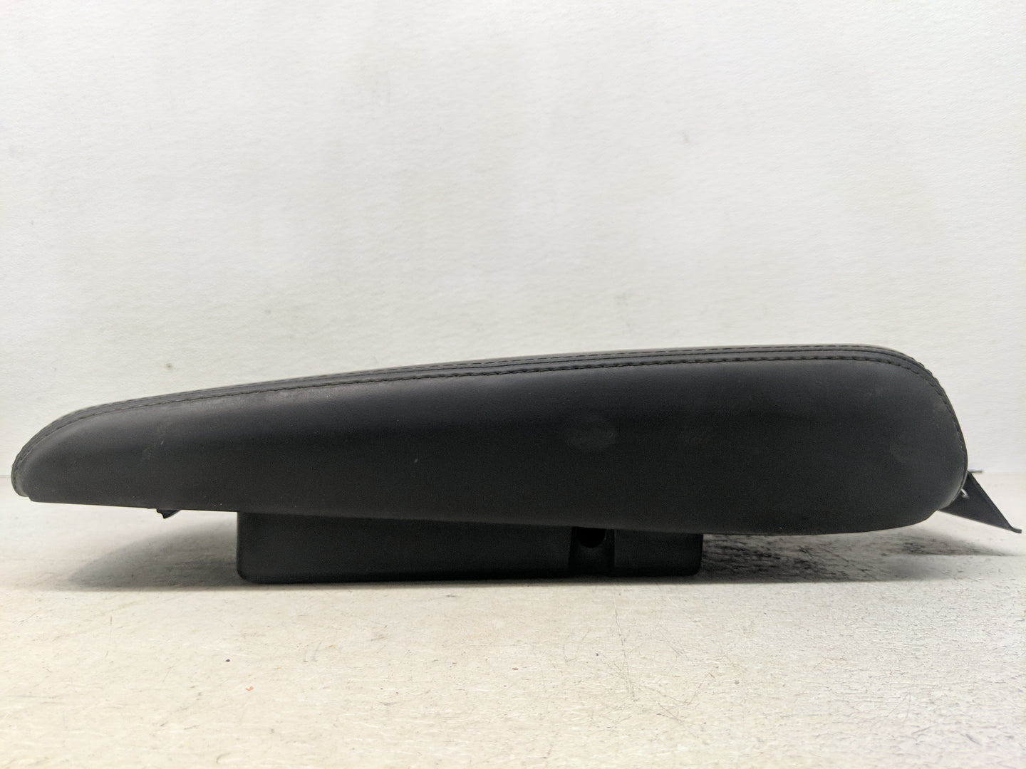 2010 Dodge Charger Center Console Armrest Cover Lid Fits OEM Used Auto Parts - Oemusedautoparts1.com