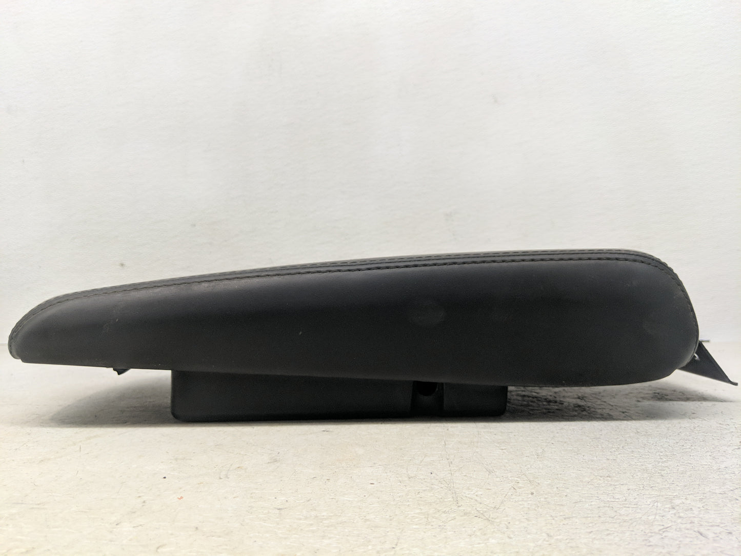 2010 Dodge Charger Center Console Armrest Cover Lid Fits OEM Used Auto Parts - Oemusedautoparts1.com