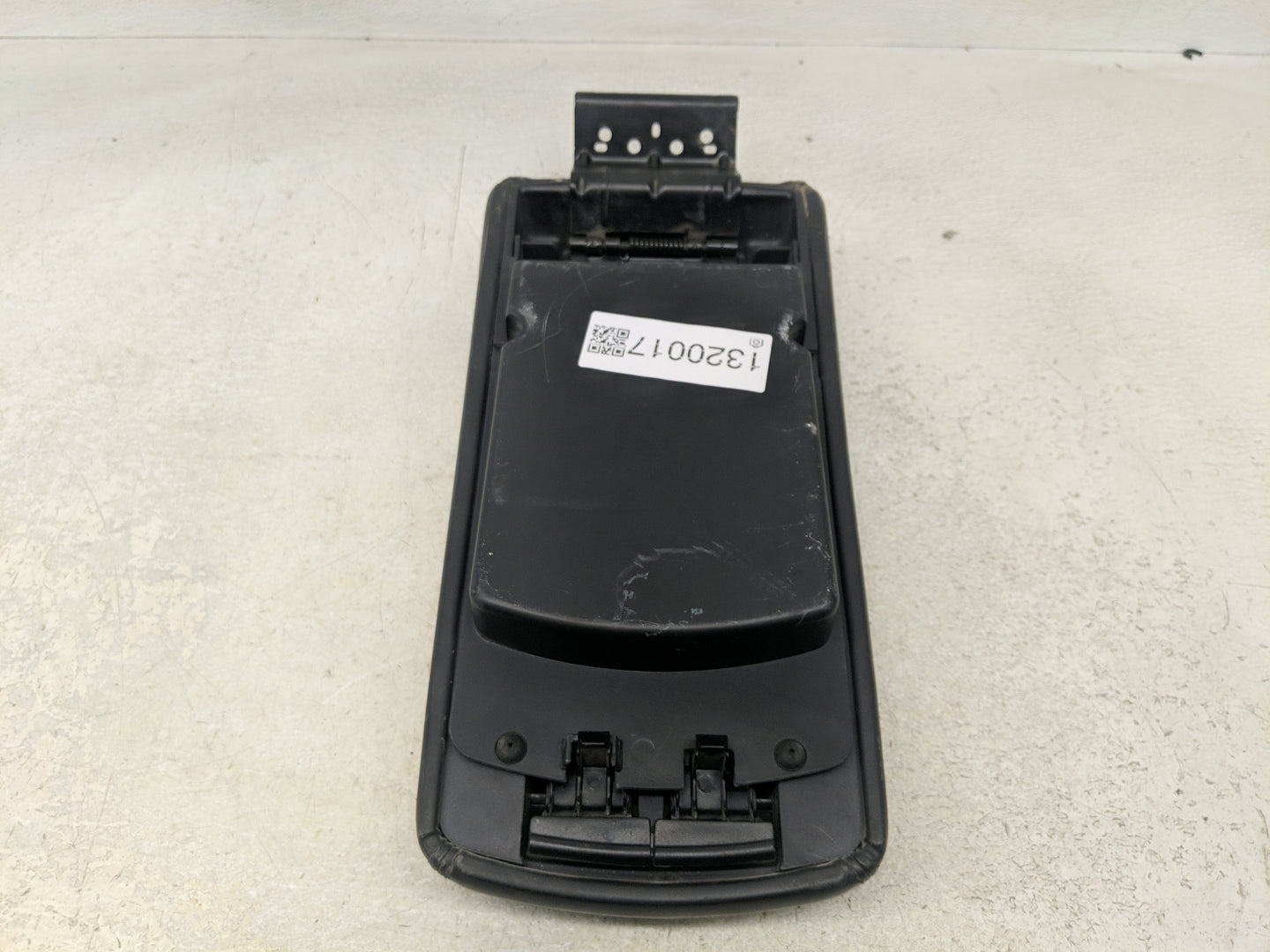 2010 Dodge Charger Center Console Armrest Cover Lid Fits OEM Used Auto Parts - Oemusedautoparts1.com