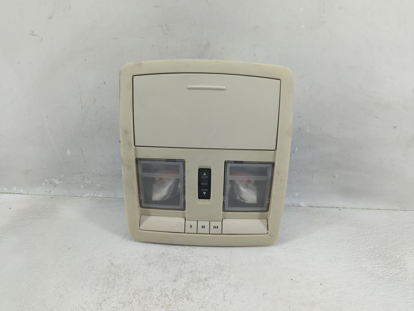 2010 Dodge Charger Overhead Roof Console - Oemusedautoparts1.com