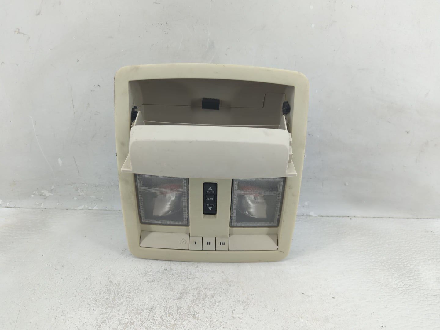 2010 Dodge Charger Overhead Roof Console - Oemusedautoparts1.com