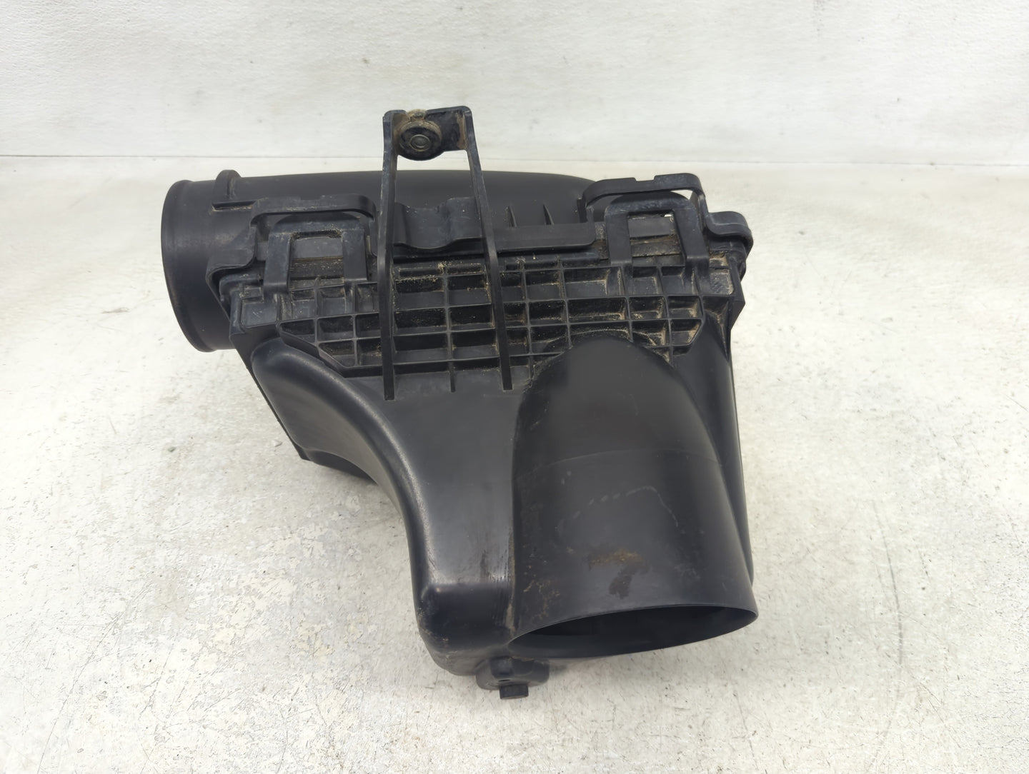2006-2010 Dodge Charger Air Cleaner Intake-duct Hose Tube - Oemusedautoparts1.com