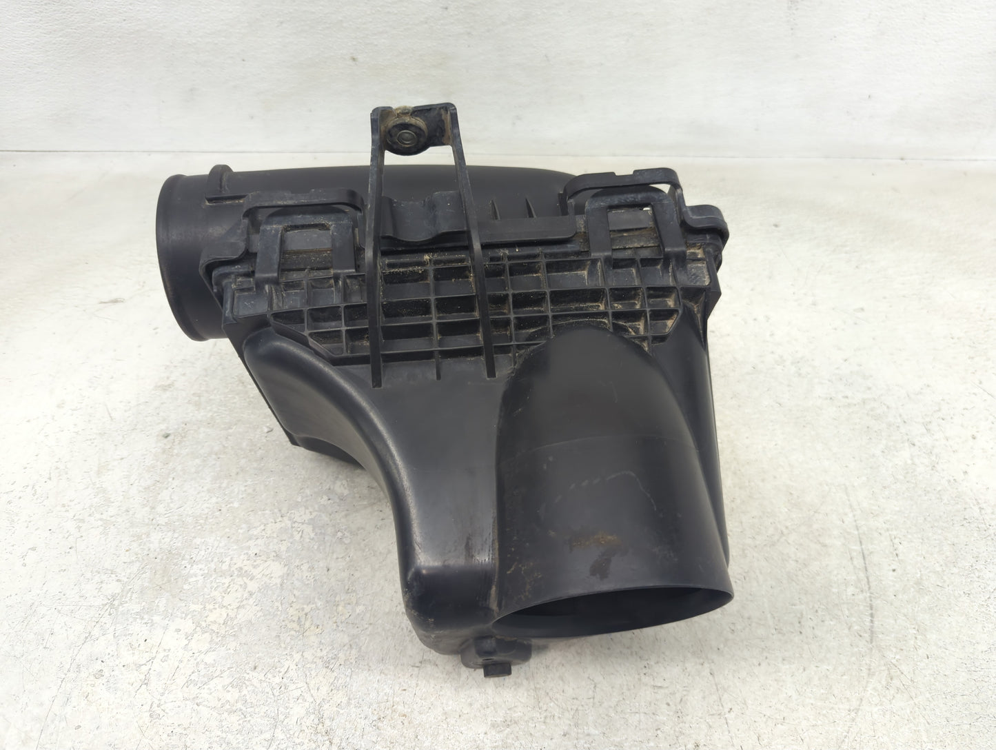 2006-2010 Dodge Charger Air Cleaner Intake-duct Hose Tube - Oemusedautoparts1.com