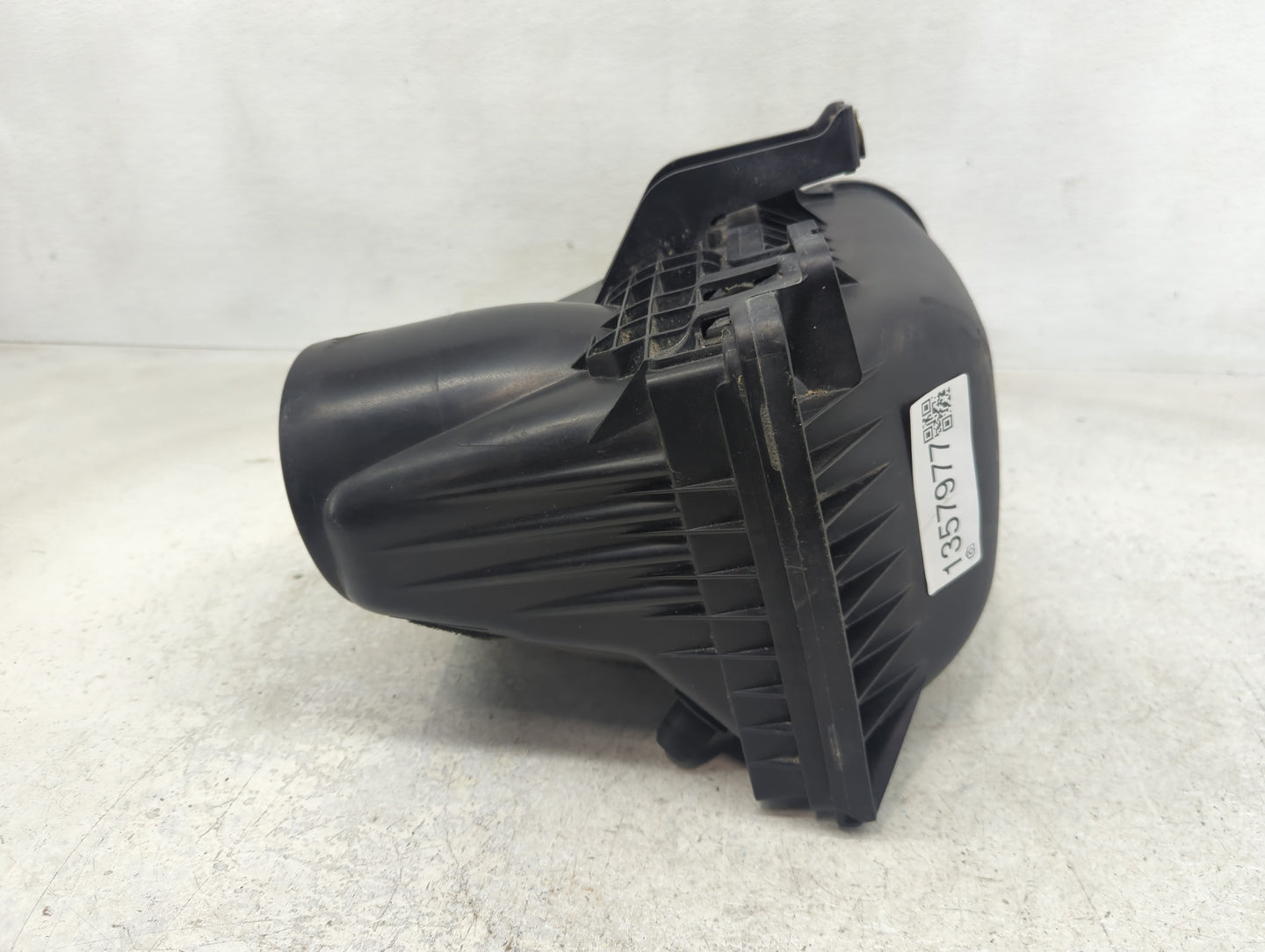 2006-2010 Dodge Charger Air Cleaner Intake-duct Hose Tube - Oemusedautoparts1.com