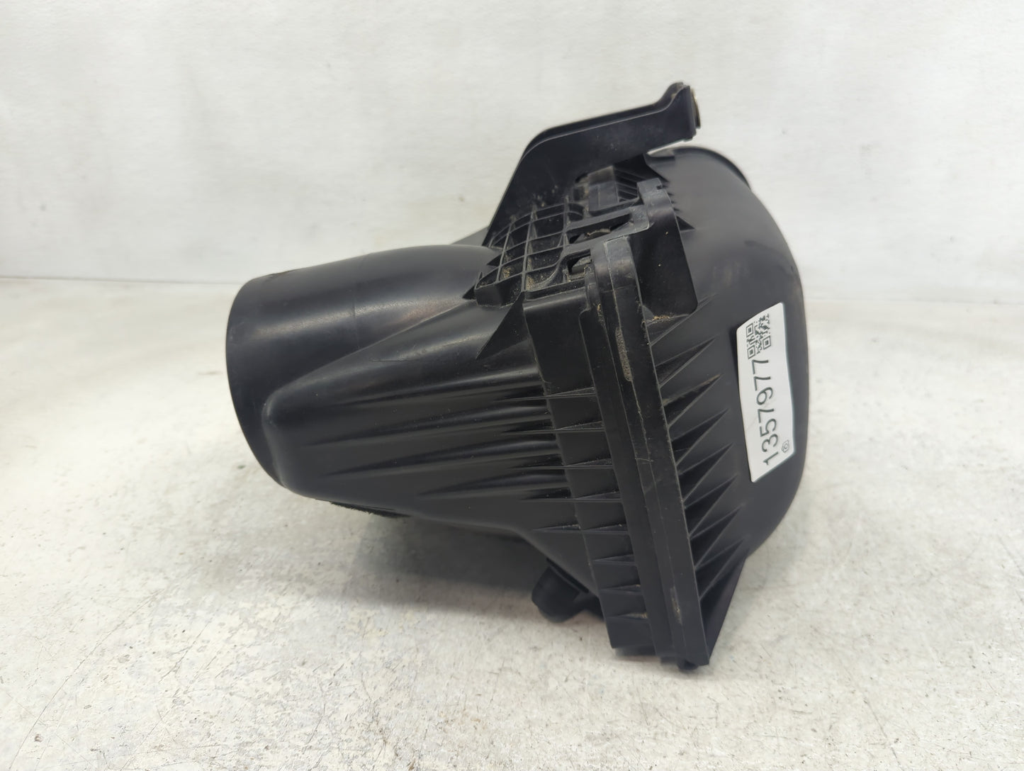 2006-2010 Dodge Charger Air Cleaner Intake-duct Hose Tube - Oemusedautoparts1.com